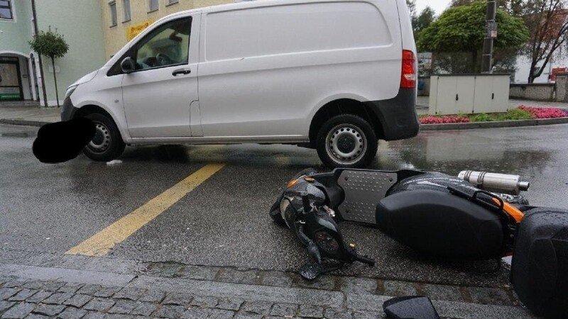 Ein Rollerfahrer ist am Samstagnachmittag bei einem Unfall in Bogen gestorben.