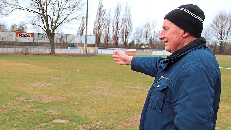 Hierhin - in unmittelbarer Nachbarschaft zum Hallenbad, zum Gymnasium und zum Stadion - soll das Kleinfeld des FSV Landau verlegt werden. Eine Maßnahme, die für den Trainingsbetrieb der Landauer Fußballer zumindest eine Erleichterung verspricht, wie FSV-Spielbetriebsleiter Andreas Kohlmayer findet.