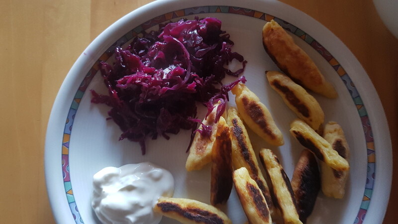 Fingernudeln - anderswo nennt man sie Schupfnudeln - mit Blaukraut sind eine beliebte Fastenspeise.