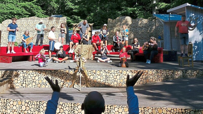 Die Probenzeit auf Burg Lichteneck hat begonnen.