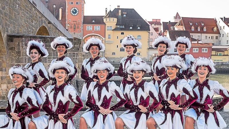 Nach Lachen ist den Gardemädchen der Lusticania nach der abgesagten Saison nicht zumute. Aber Faschingsgesellschaften lassen sich nicht unterkriegen und so freuen sich die Mädchen auf einen geplanten Schwarz-Weiß-Ball im Sommer.