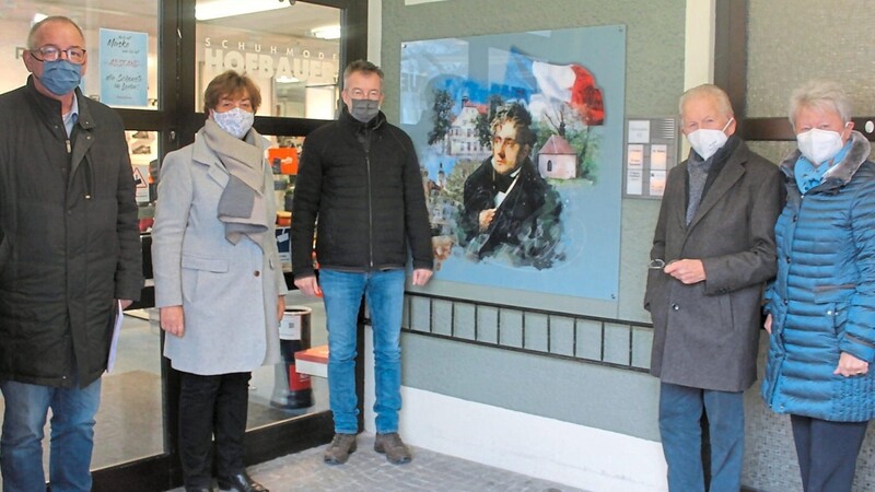 Frank Schürmann von der Tourist-Info, Ingrid Balk-Lintl, Bürgermeister Markus Ackermann, Wieland Oberhofer und Martina Mathes (von links) stellten den neuen Audio-Guide vor.  Foto: Johanna Fenzl