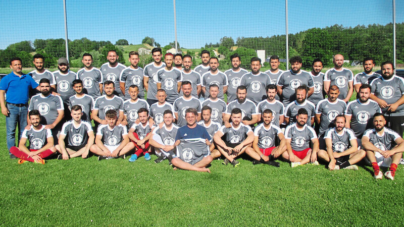 Freude über den Aufstieg im ersten Anlauf im Team von Türkspor.