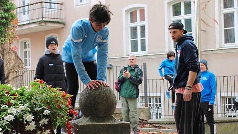 Der Parkour-Workshop ist ein Stadtbummel der anderen Art durch Furth im Wald gewesen.