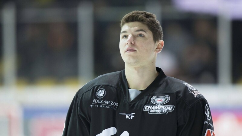 Vladislav Filin (Nummer 47) wechselt zur kommenden Saison zu den Straubing Tigers.