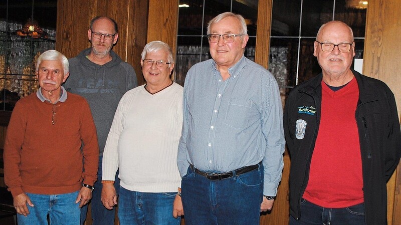 Die neue Vorstandschaft des Traditionsvereins Hohenbogen-Kaserne Bad Kötzting (v. li.): Johann Huber, Klaus Klughardt, Wolfgang Wieczorek, Hubert Wenzl und Walter Stocker