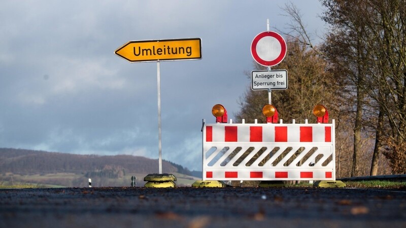 Der Verkehr wird dann über Stallwang umgeleitet (Symbolbild).