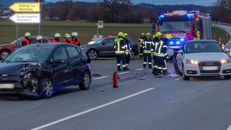 Die beiden Autofahrer wurden glücklicherweise nur leicht verletzt.