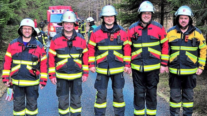 Ein gutes Team: KBI Norbert Auerbeck (rechts) mit seinen Kreisbrandmeisterkollegen Manfred Schneider, Christian Bauer, Andreas Bierl und Michael Sturm (von links). Hier ein Foto aus dem Jahr 2018.